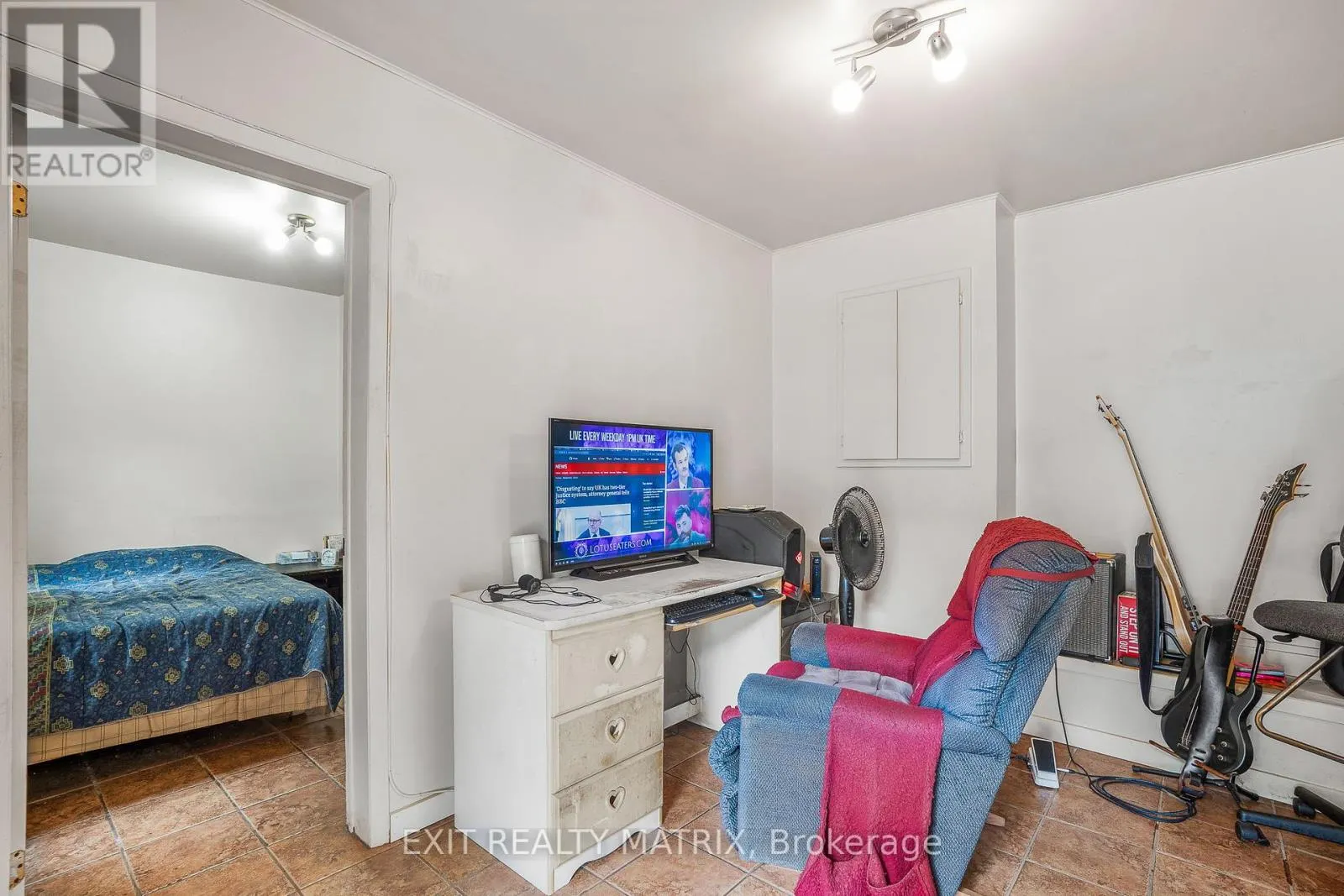 712-718 MAIN STREET E