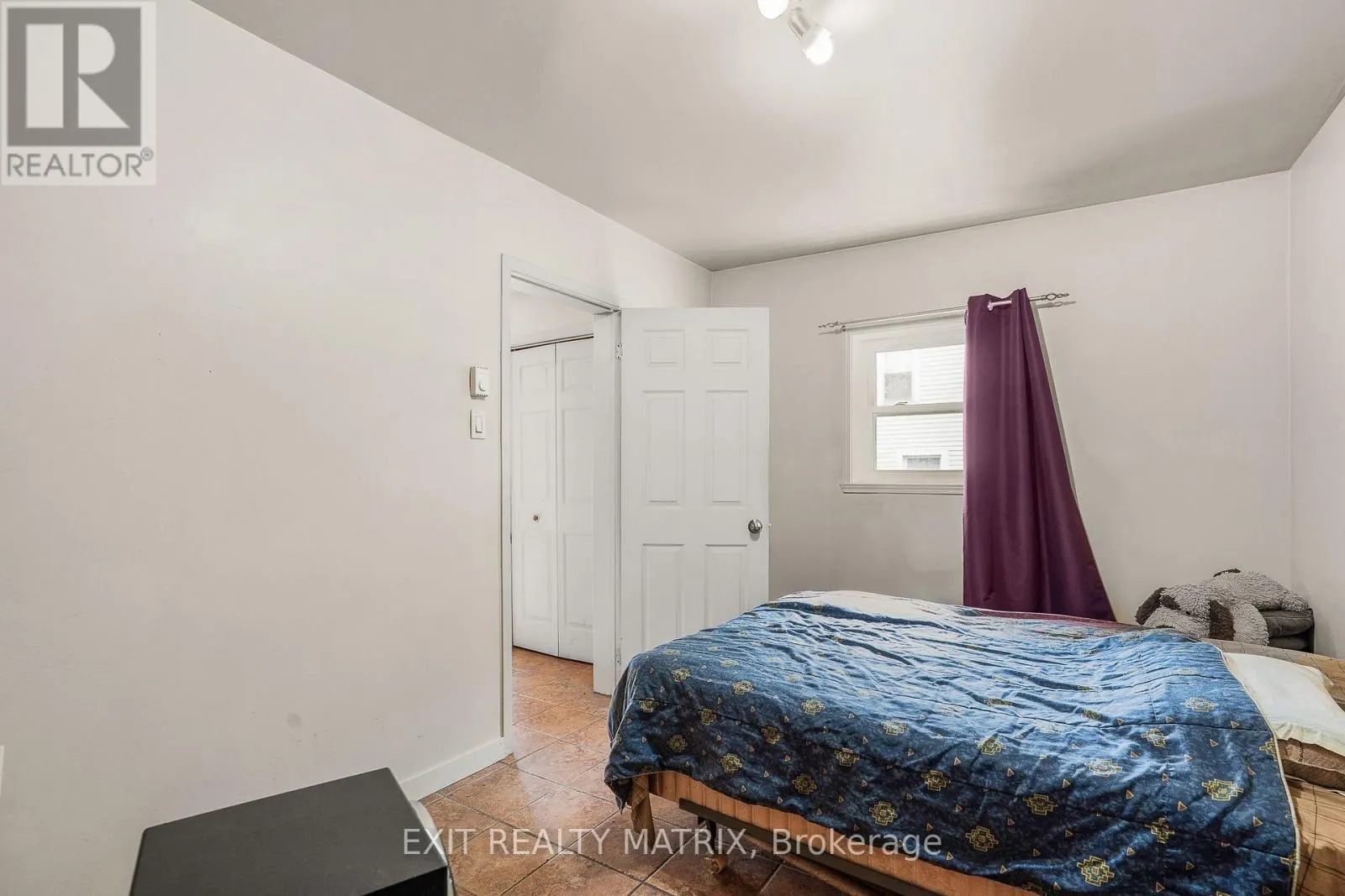 712-718 MAIN STREET E