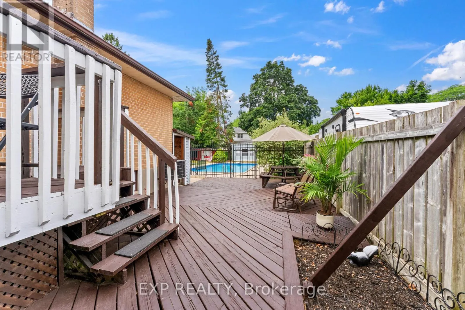 218 FARLEY AVENUE