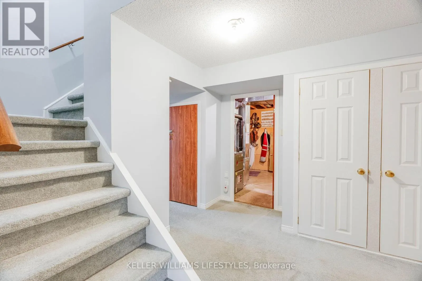 450 SCOTT STREET E