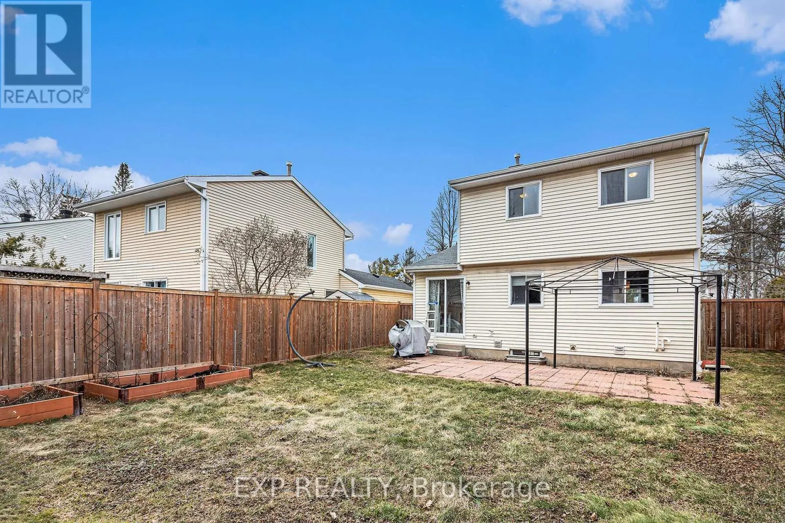 302 COTE-ROYALE CRESCENT