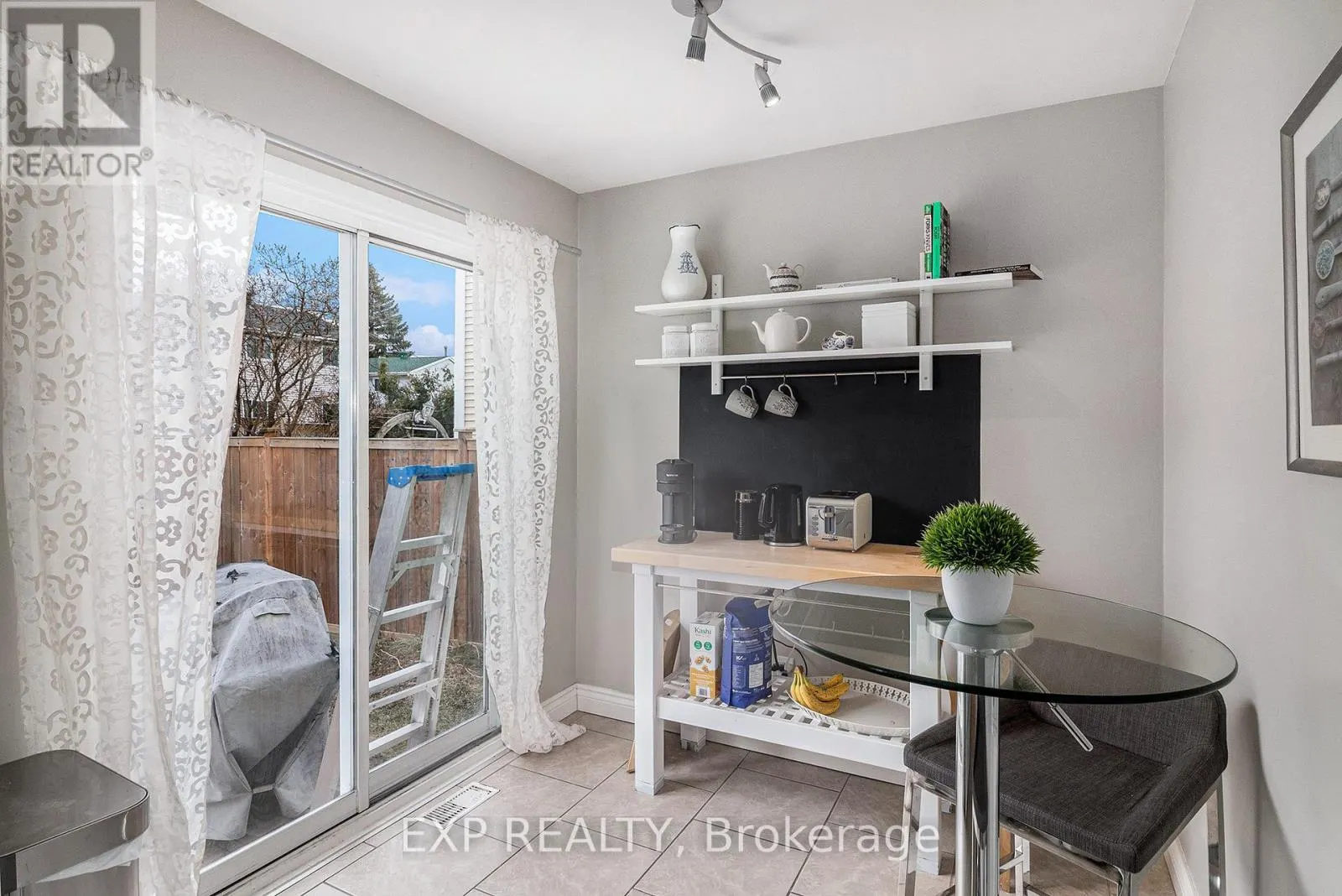 302 COTE-ROYALE CRESCENT