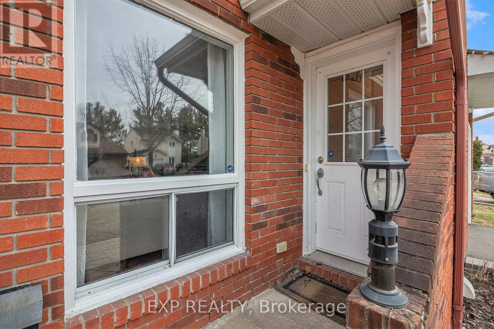 302 COTE-ROYALE CRESCENT