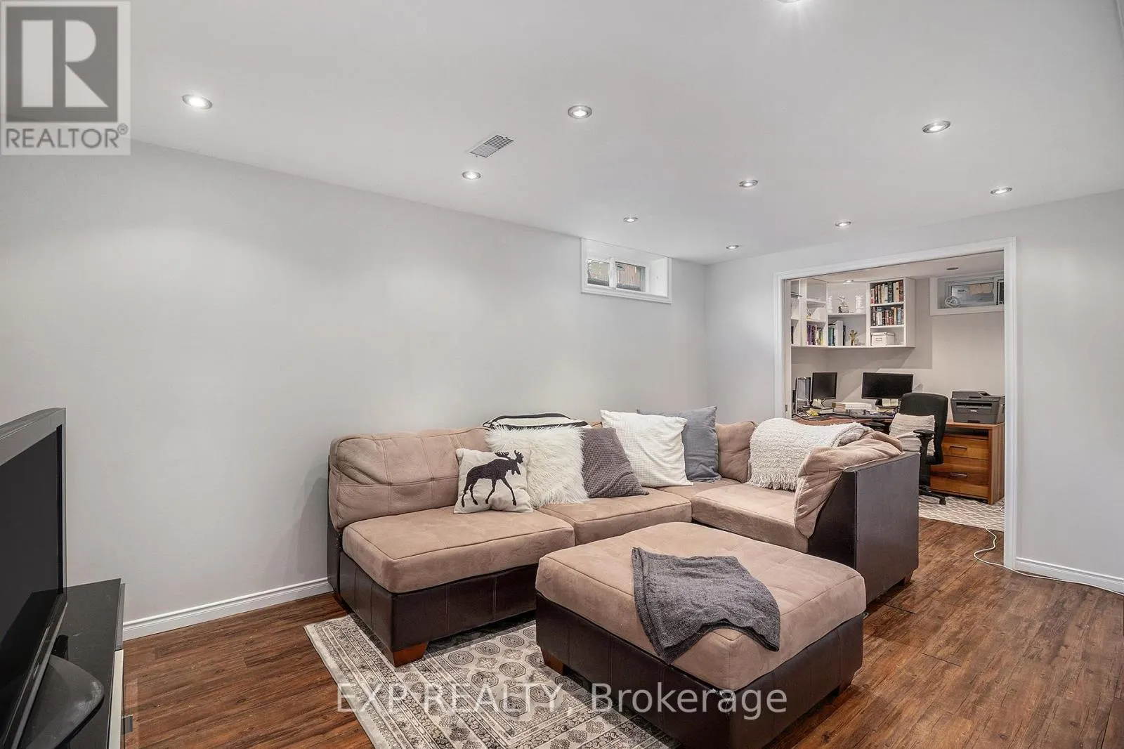 302 COTE-ROYALE CRESCENT