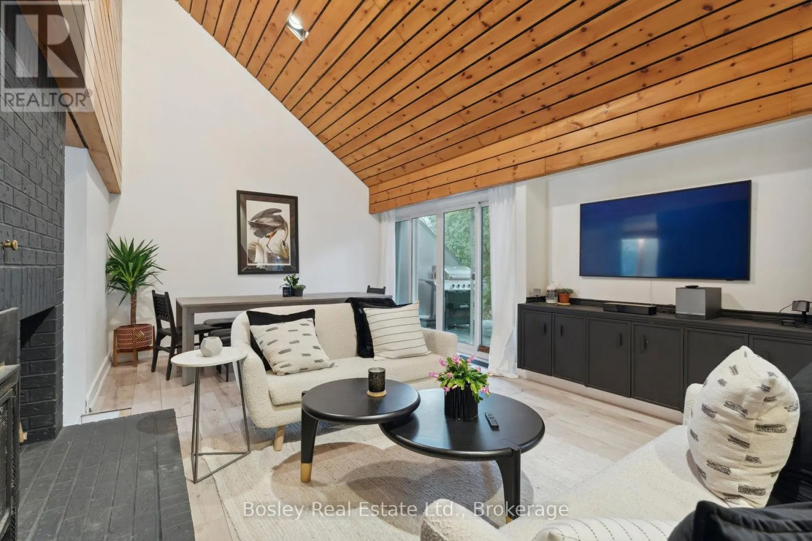 101 ST MORITZ CRESCENT