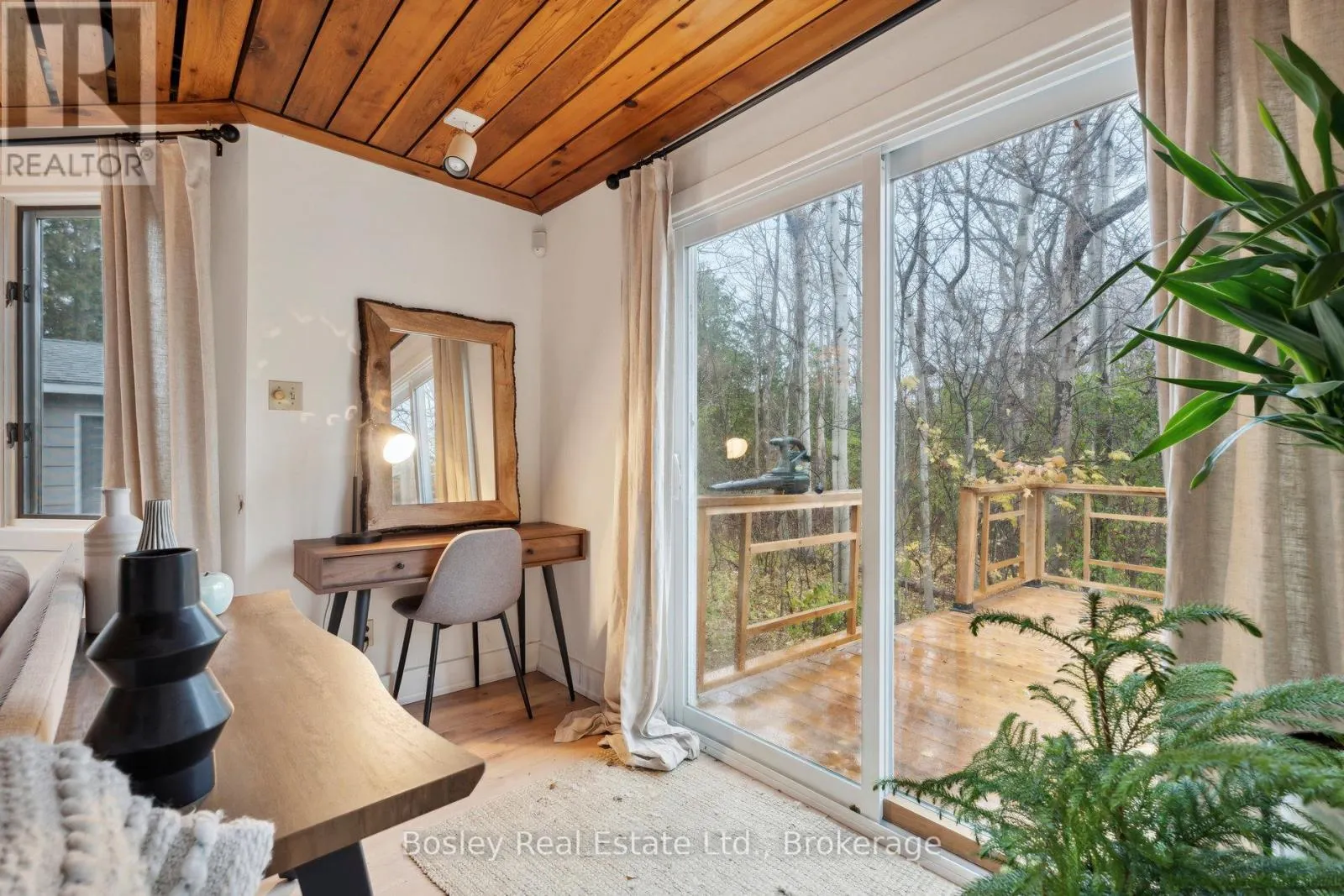 101 ST MORITZ CRESCENT