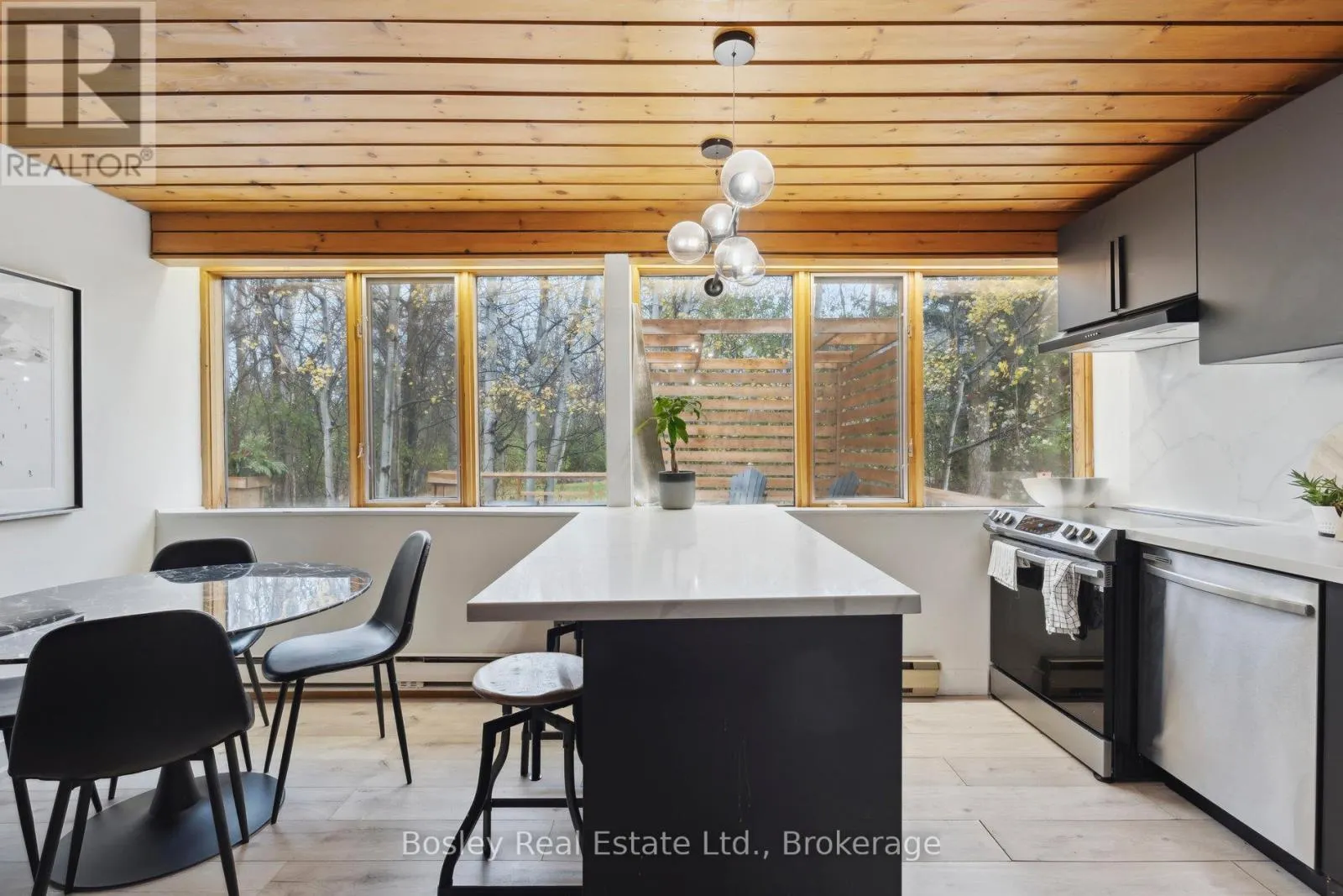 101 ST MORITZ CRESCENT
