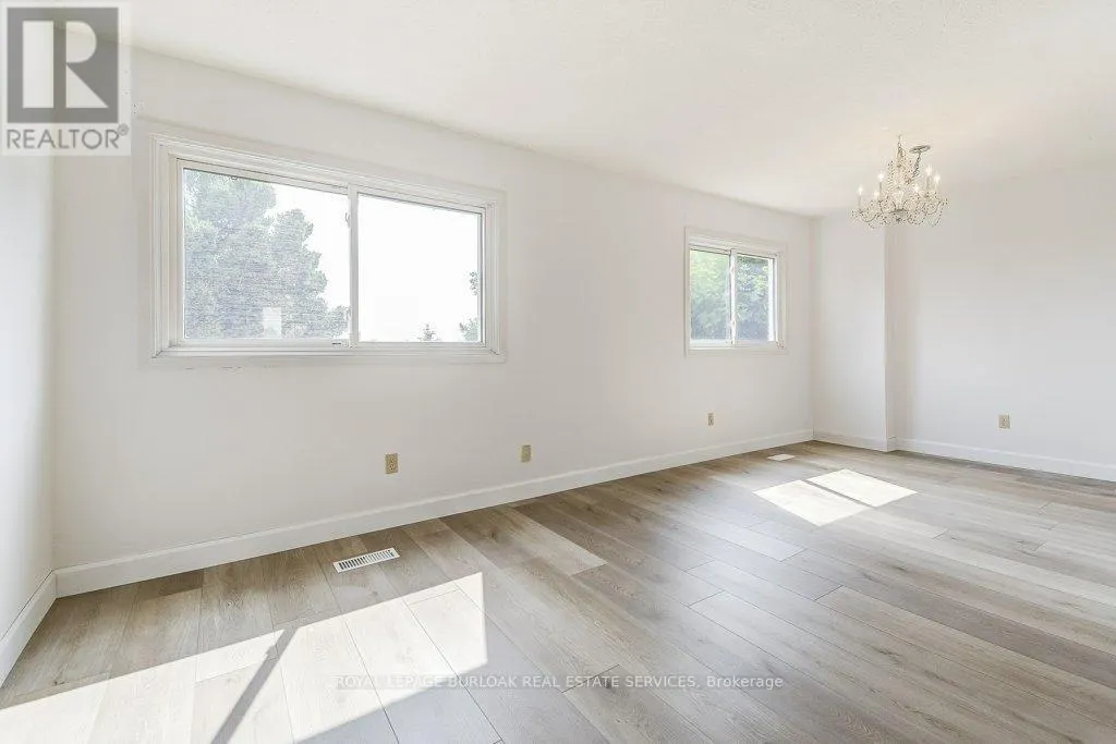 581 COLLEGE AVENUE W