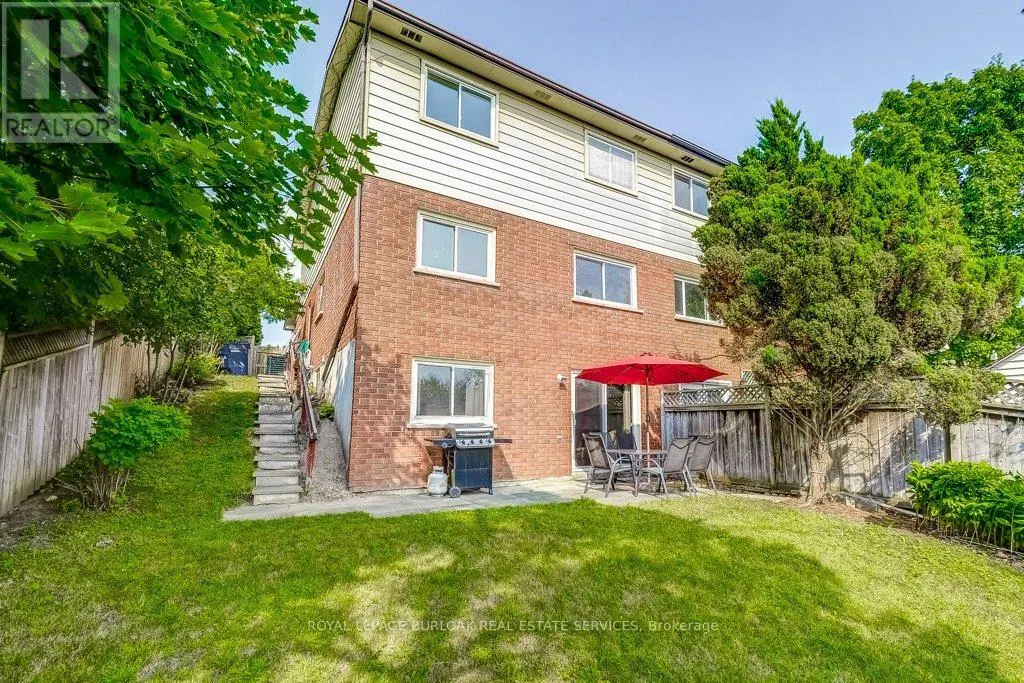 581 COLLEGE AVENUE W