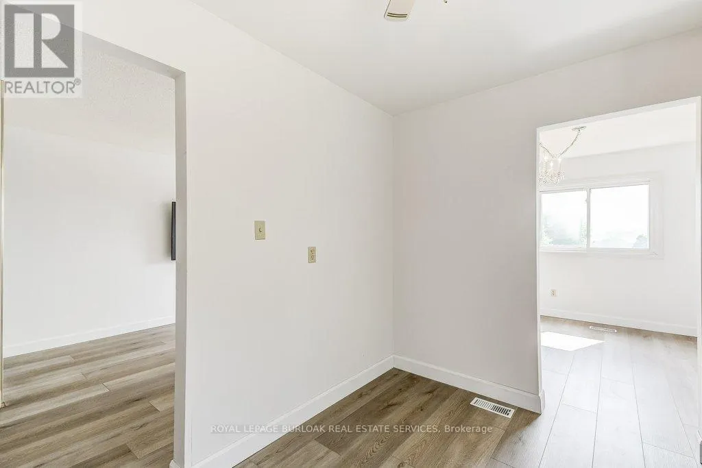 581 COLLEGE AVENUE W