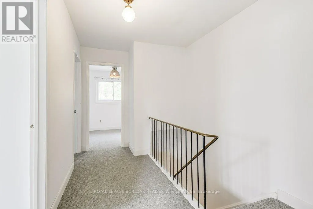 581 COLLEGE AVENUE W