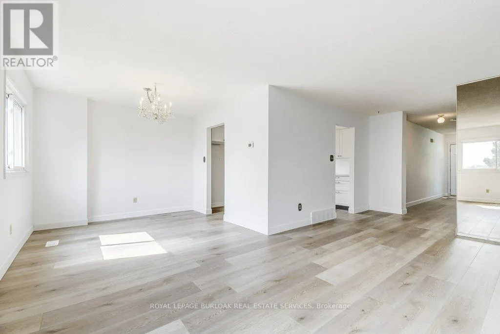 581 COLLEGE AVENUE W