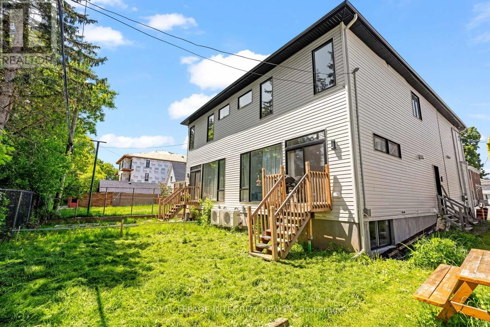 266 CURRELL AVENUE