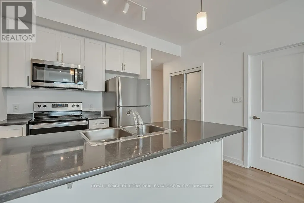 608 - 470 DUNDAS STREET E