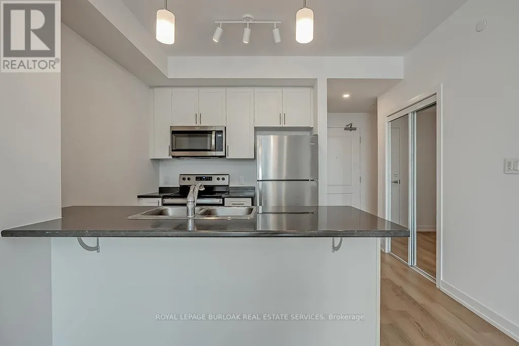 608 - 470 DUNDAS STREET E