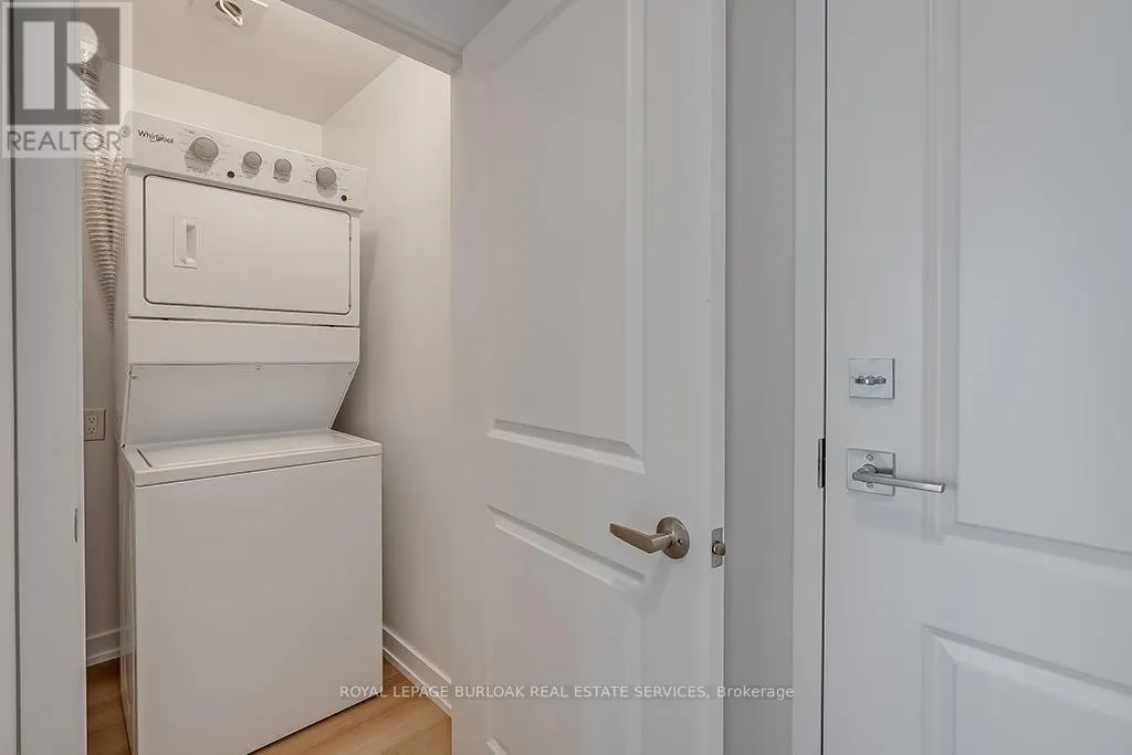 608 - 470 DUNDAS STREET E