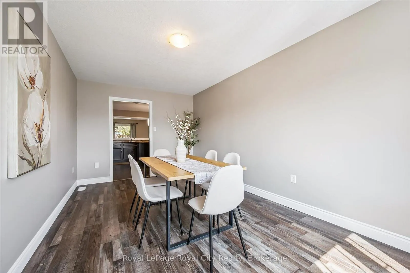 31 OAKES CRESCENT