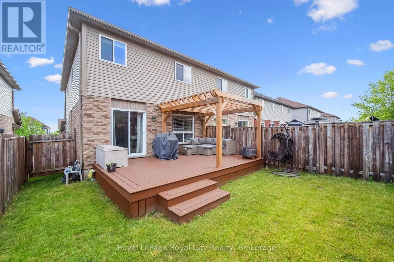 31 OAKES CRESCENT