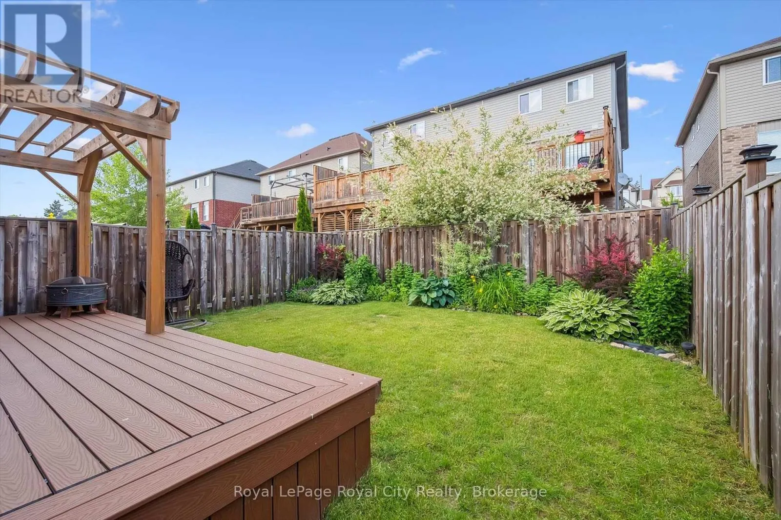 31 OAKES CRESCENT