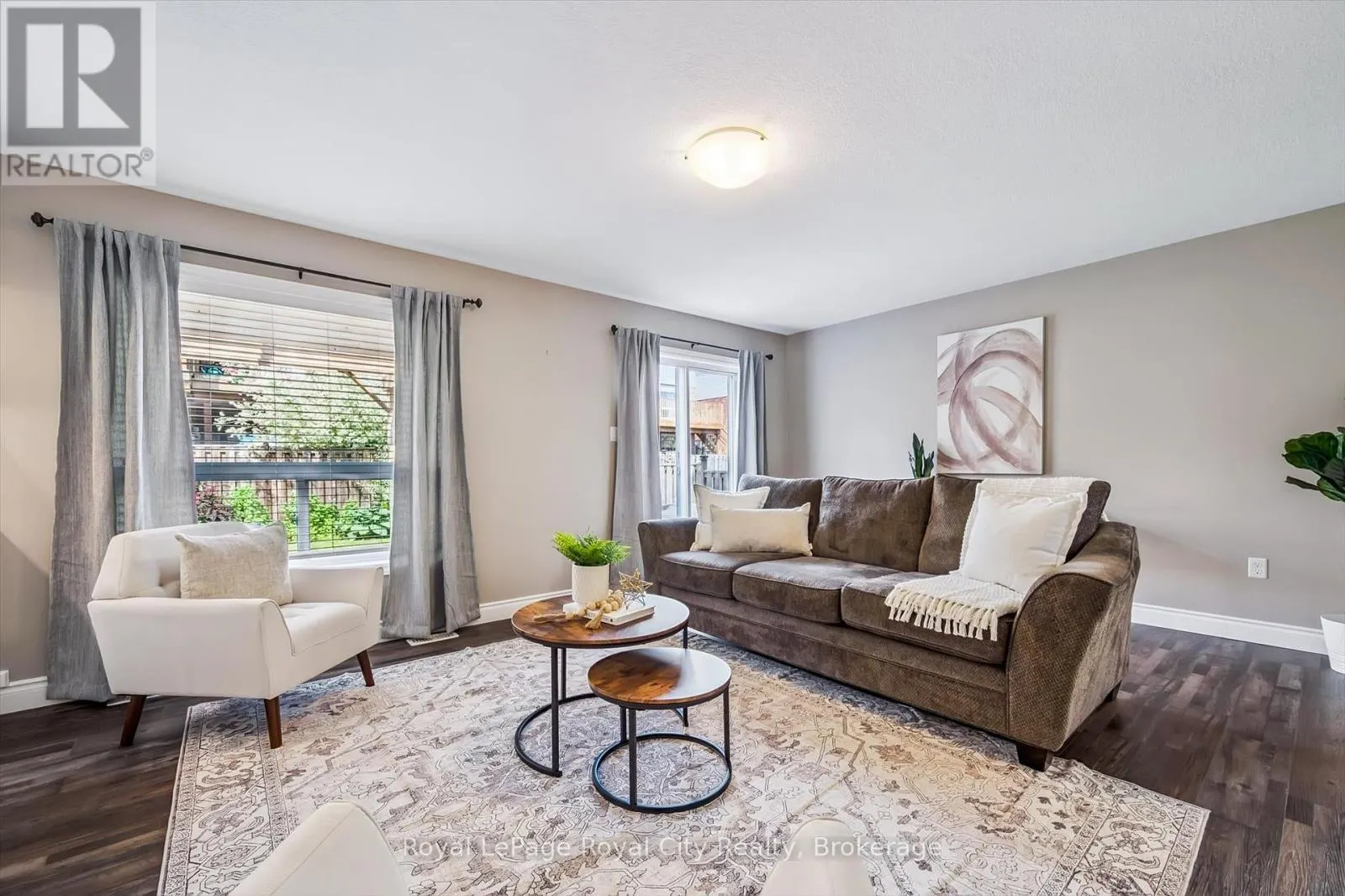 31 OAKES CRESCENT
