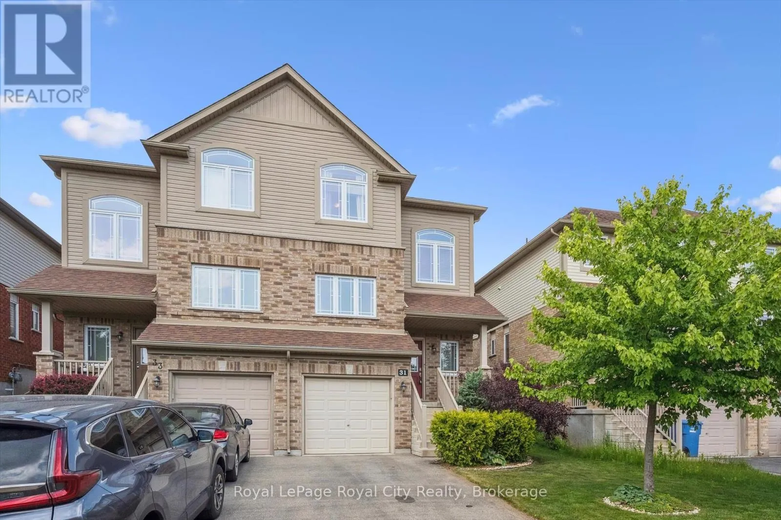 31 OAKES CRESCENT