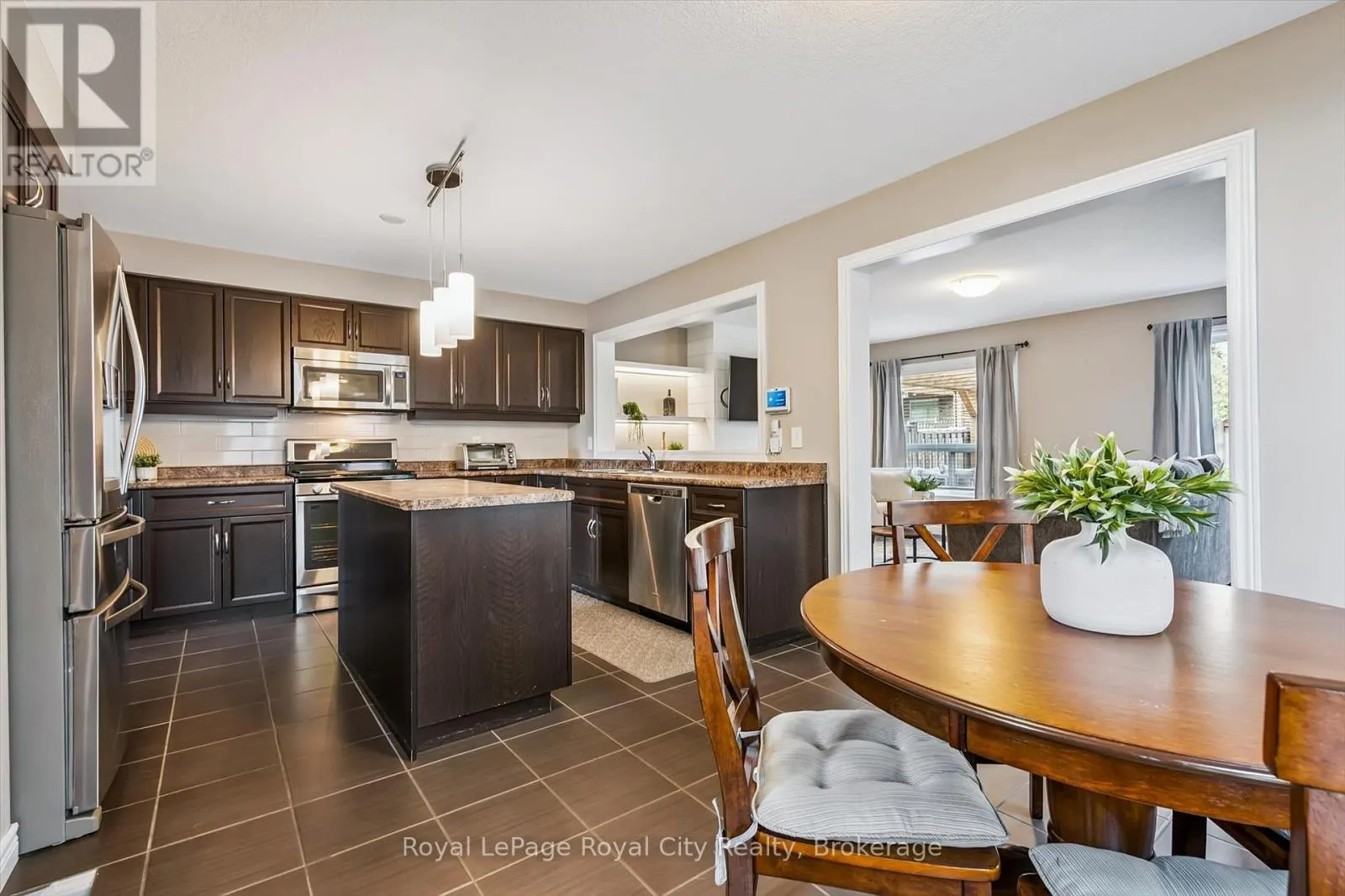 31 OAKES CRESCENT