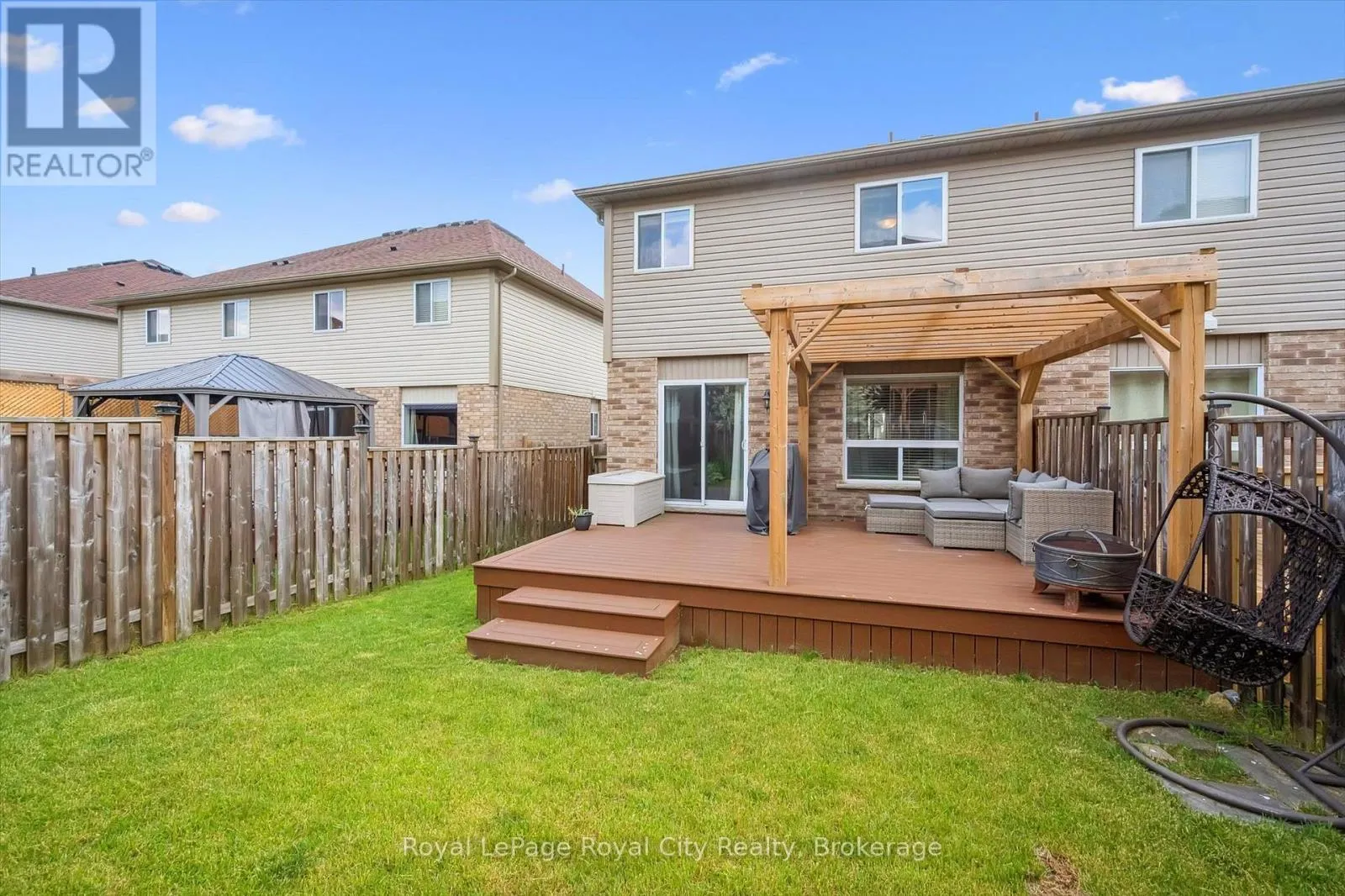 31 OAKES CRESCENT