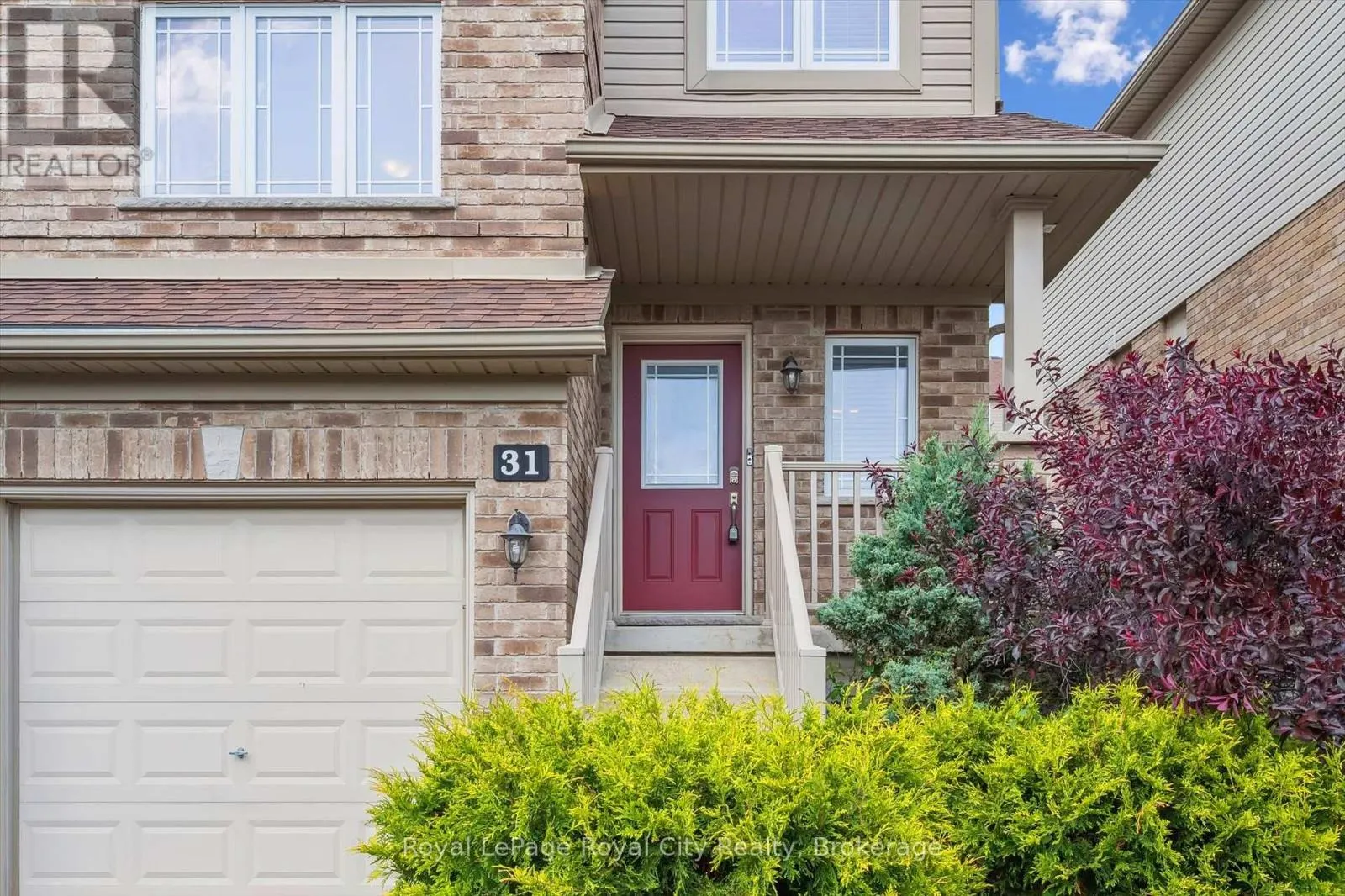31 OAKES CRESCENT