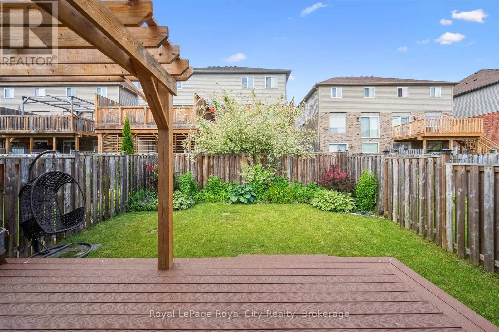 31 OAKES CRESCENT