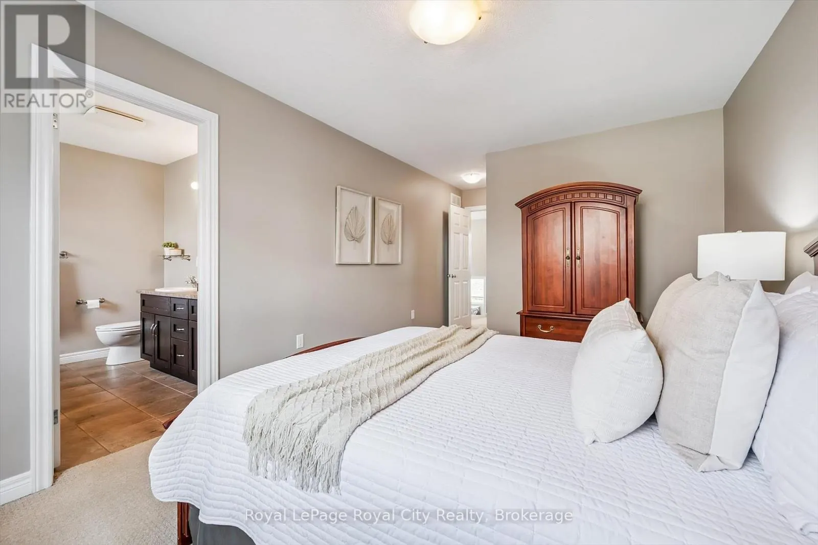 31 OAKES CRESCENT