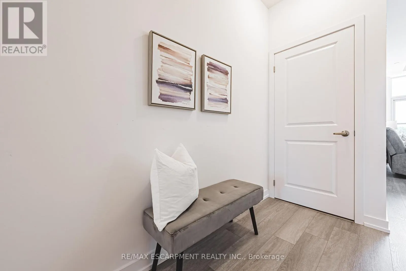 505 - 460 DUNDAS STREET E