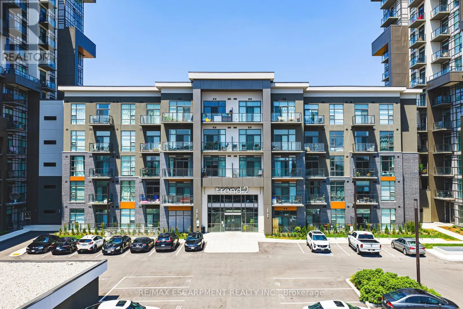 505 - 460 DUNDAS STREET E