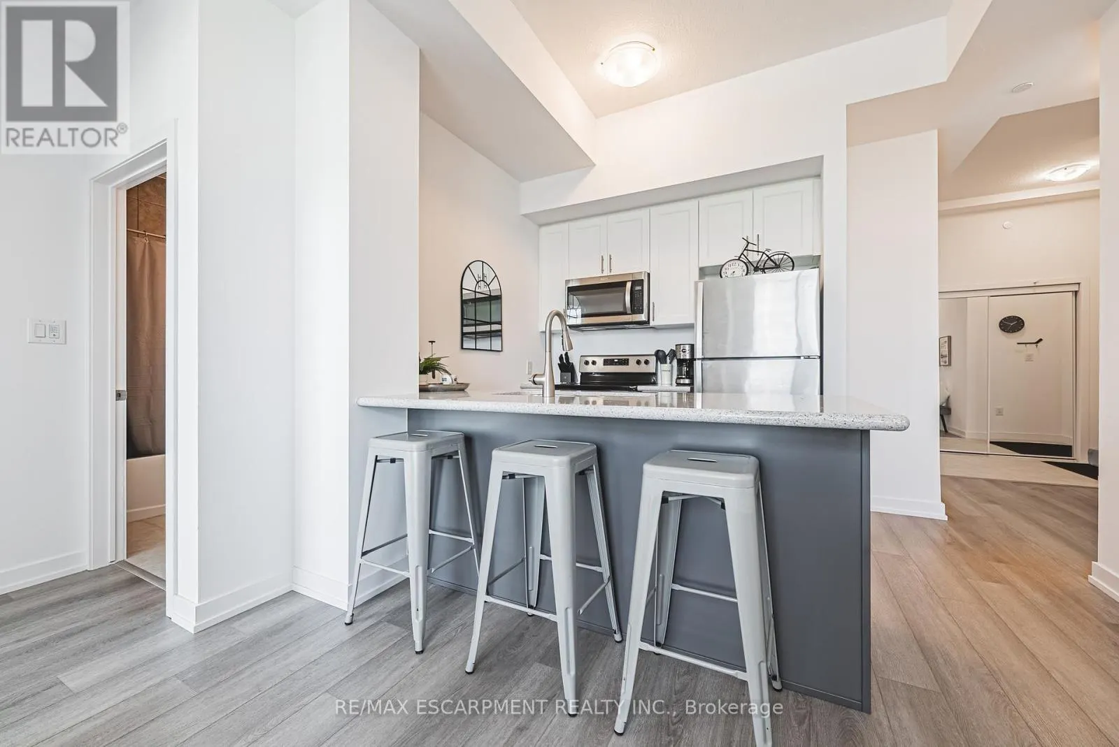 505 - 460 DUNDAS STREET E