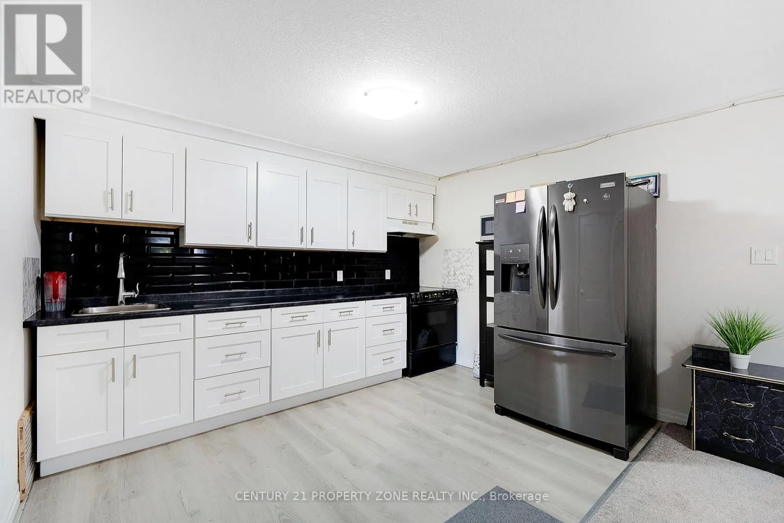 22 LIVINGSTON DRIVE