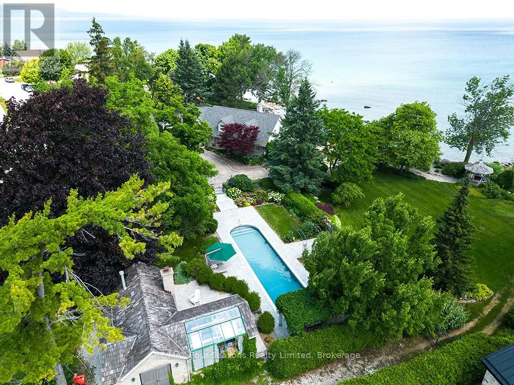 395 GRANDVIEW DRIVE