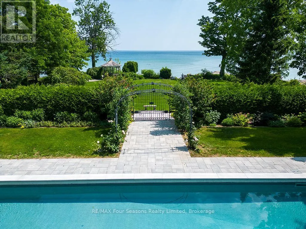 395 GRANDVIEW DRIVE
