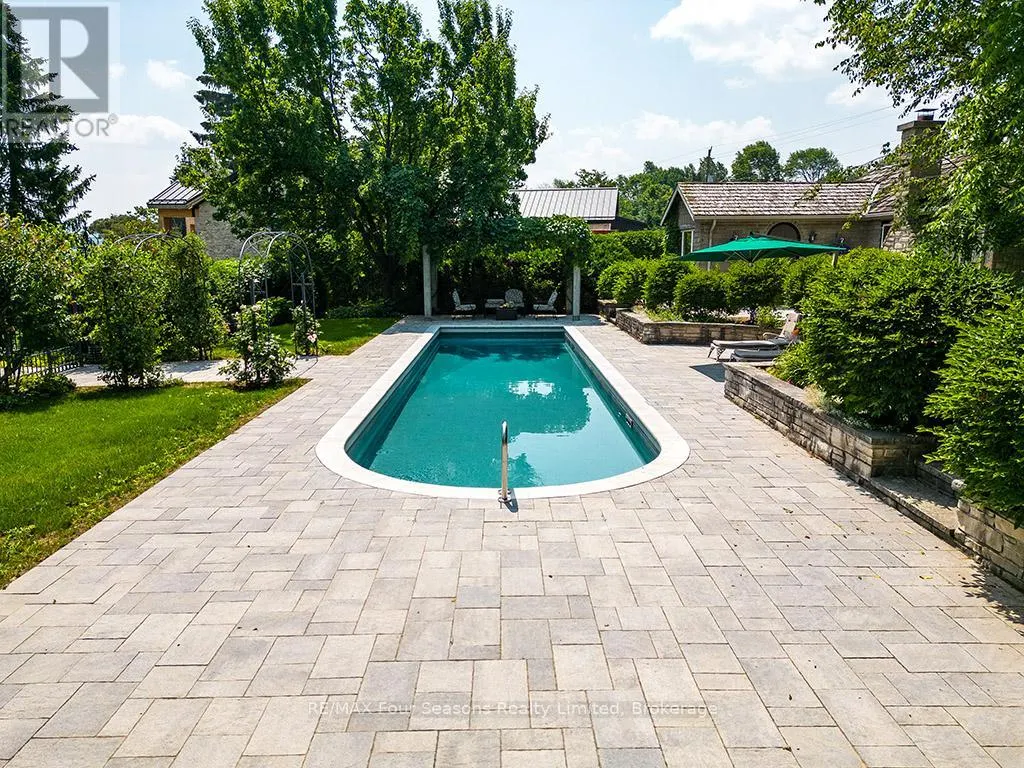 395 GRANDVIEW DRIVE