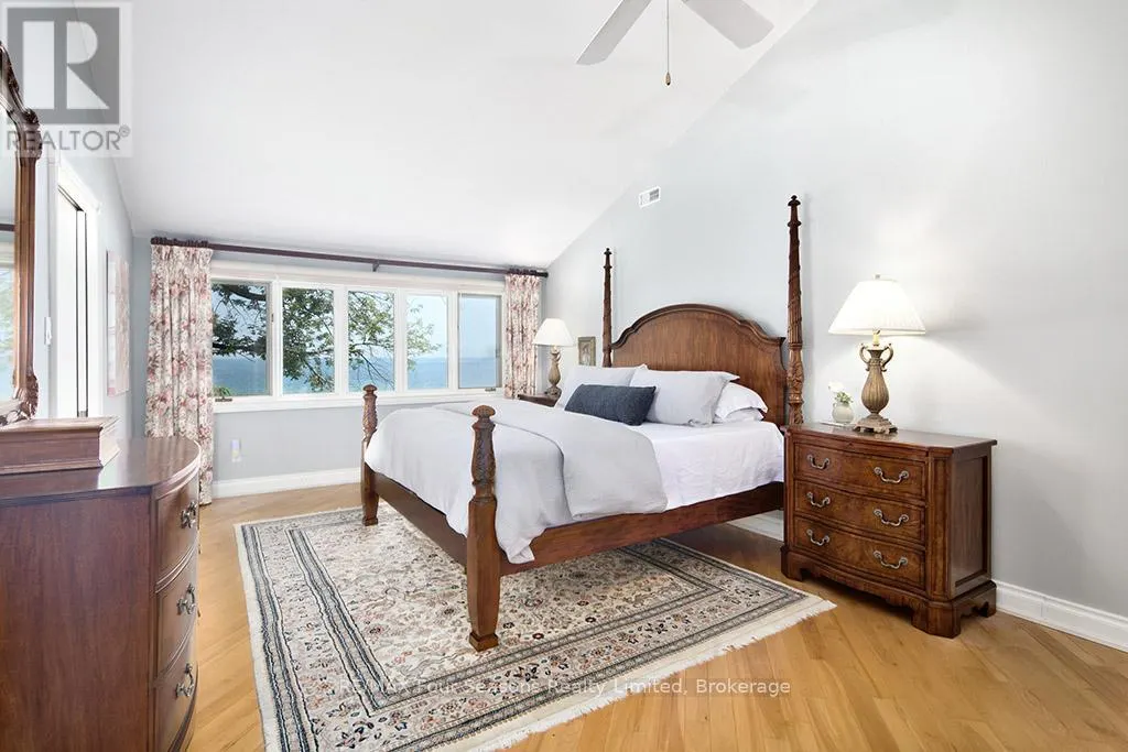 395 GRANDVIEW DRIVE