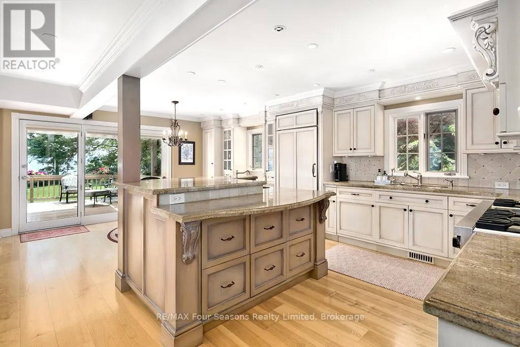 395 GRANDVIEW DRIVE