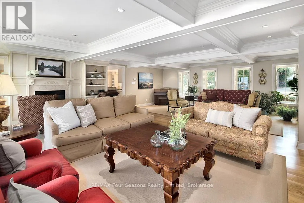 395 GRANDVIEW DRIVE