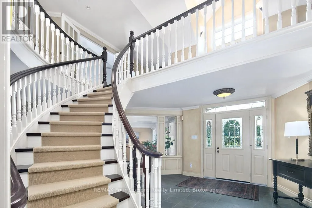 395 GRANDVIEW DRIVE
