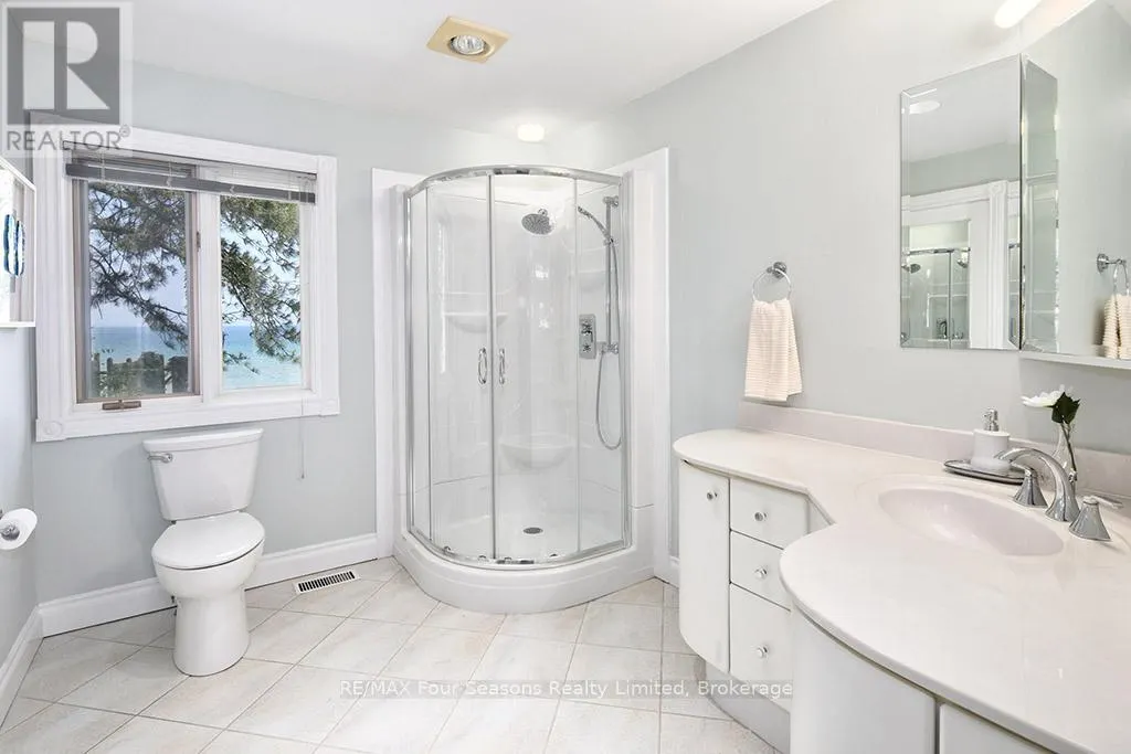 395 GRANDVIEW DRIVE