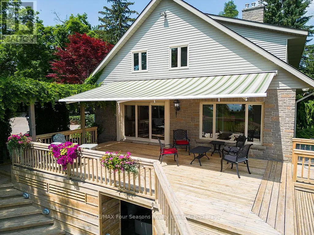 395 GRANDVIEW DRIVE