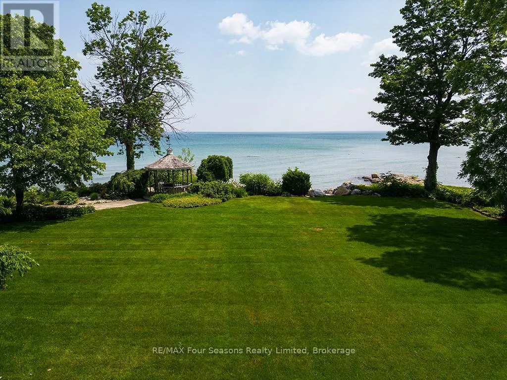 395 GRANDVIEW DRIVE