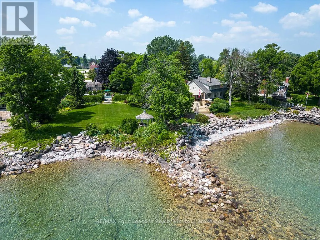 395 GRANDVIEW DRIVE