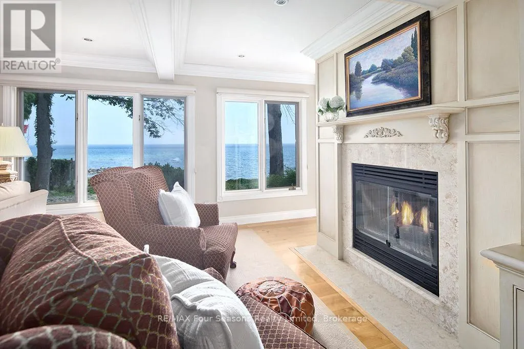 395 GRANDVIEW DRIVE
