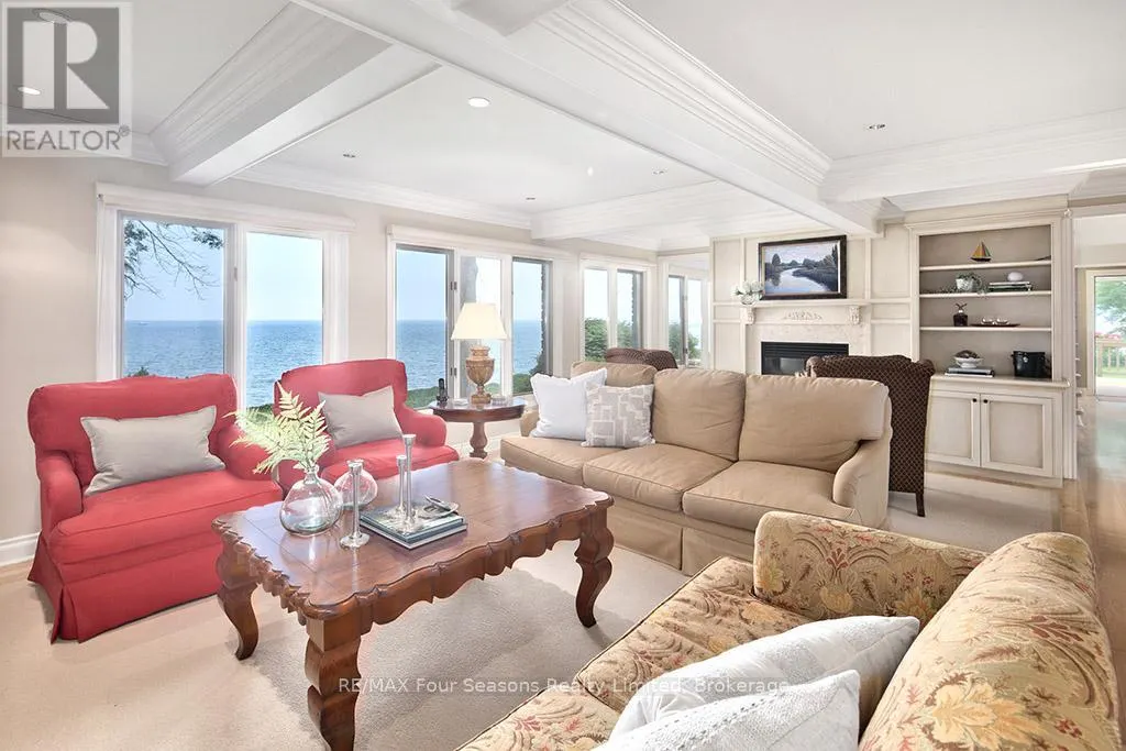 395 GRANDVIEW DRIVE
