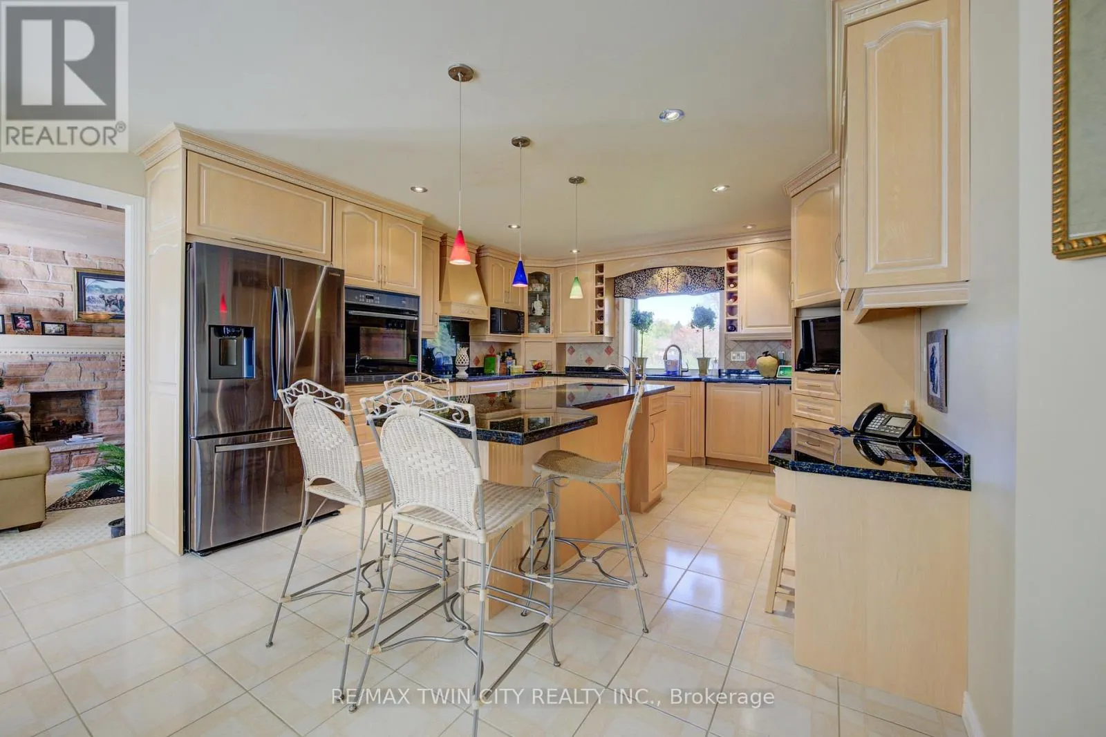 592 MANORWOOD COURT