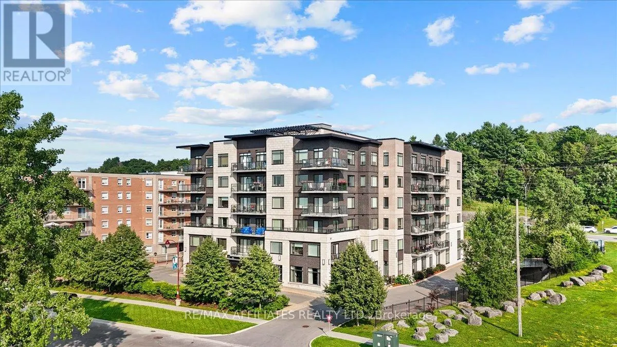 606 - 310 CENTRUM BOULEVARD