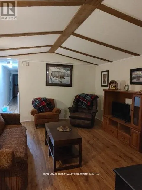5 LAUREL LANE
